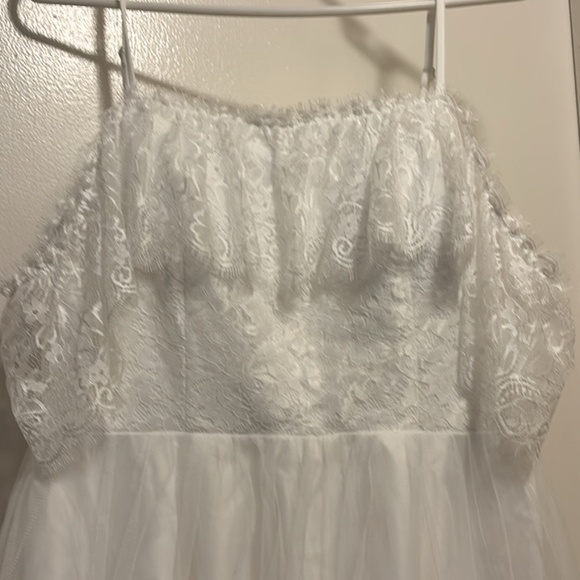 Bridal Gown - Picture 2 of 9